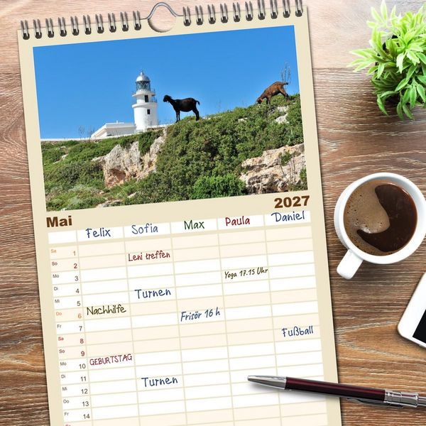 Produktbild: Familienplaner 2027 - Menorca, die sch&ouml;ne Schwester mit 5 Spalten (Wandkalender, 21 x 45 cm) CALVENDO