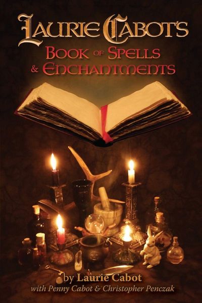 Produktbild: Laurie Cabot's Book of Spells & Enchantments