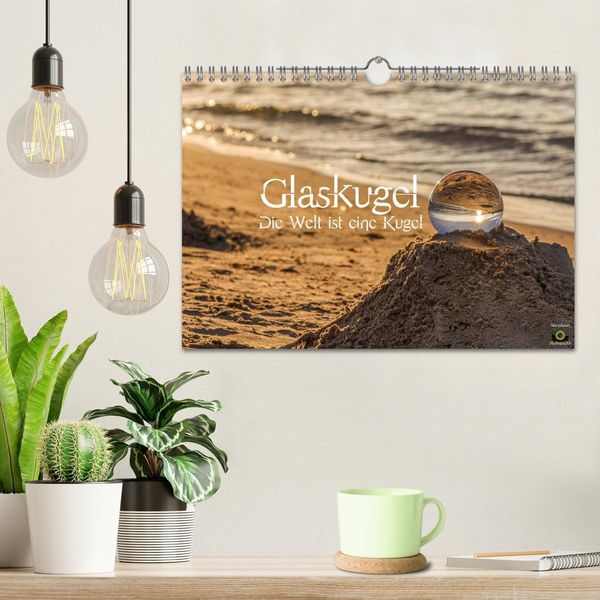 Produktbild: Glaskugel, Die Welt ist eine Kugel (Wandkalender 2026 DIN A4 quer), CALVENDO Monatskalender