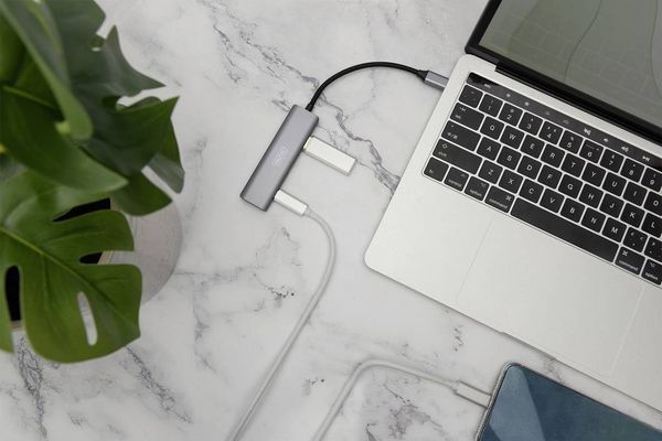 Produktbild: Digitus DA-70245 USB-Hub 4 Port USB-A USB 3.2 Gen2 10 GBit/s mit Aluminiumgeh&auml;use Dunkelgrau DA-70245