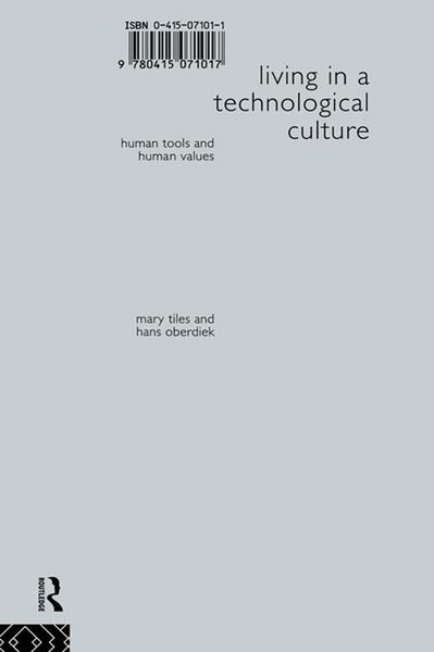 Produktbild: Living in a Technological Culture