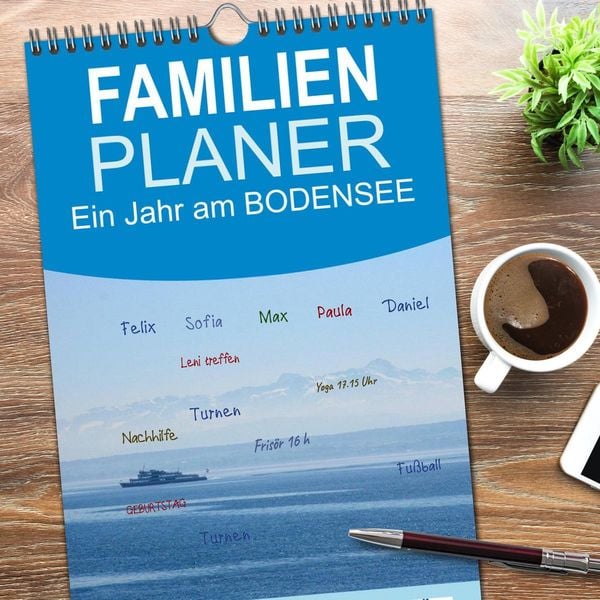 Produktbild: Familienplaner 2026 - Ein Jahr am BODENSEE mit 5 Spalten (Wandkalender, 21 x 45 cm) CALVENDO