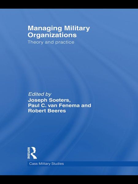 Produktbild: Managing Military Organizations