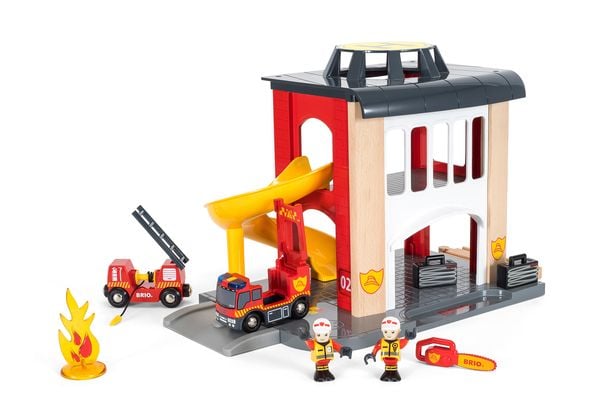 Produktbild: BRIO - Große Feuerwehr-Station mit Einsatzfahrzeug