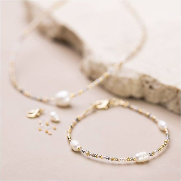 Produktbild: Creativ Company DIY Sets Beads Mini Kreativ Set Schmuck, Armband und Halskette mit Verschluss, Kreativ Box