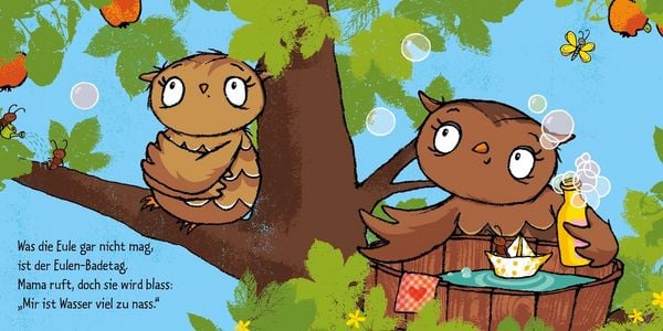 Die kleine Eule badet