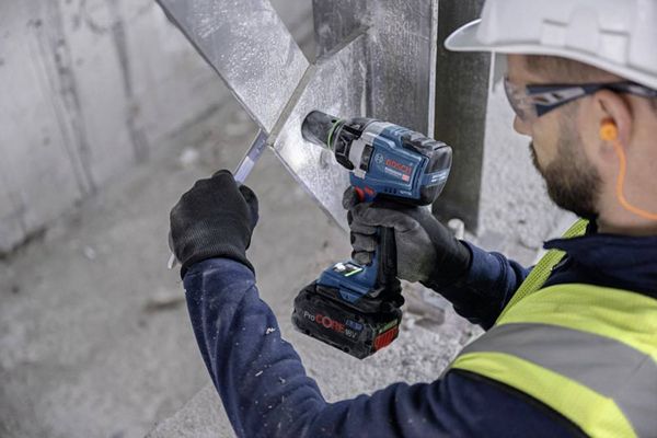Produktbild: Bosch Professional GDS 18V-750 C 06019L9002 Akku-Drehschlagschrauber 750 Nm 18 V Anzahl mitgelieferte Akkus 2 8.0 Ah