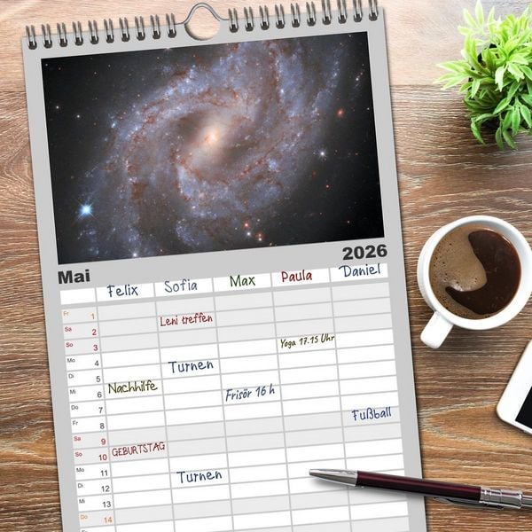 Produktbild: Familienplaner 2026 - Hubble - 35 Jahre atemberaubende Aufnahmen mit 5 Spalten (Wandkalender, 21 x 45 cm) CALVENDO