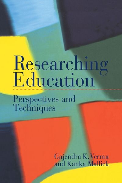 Produktbild: Researching Education