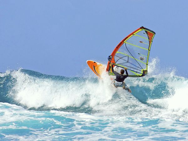 Produktbild: CALVENDO Puzzle Beherzter Windsurfer gleitet rasant durch die Brandung. | 1000 Teile Lege-Gr&ouml;&szlig;e 64x48cm Foto-Puzzle f&uuml;r gl&uuml;ckliche Stunden