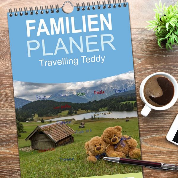 Produktbild: Familienplaner 2026 - Travelling Teddy mit 5 Spalten (Wandkalender, 21 x 45 cm) CALVENDO