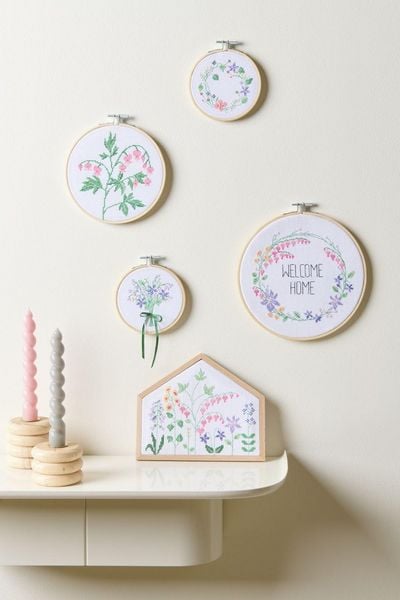 Produktbild: Stickpackung Gez&auml;hlter Kreuzstich, Blumenwiese // Haus Quer S, 20 x 16,5 cm