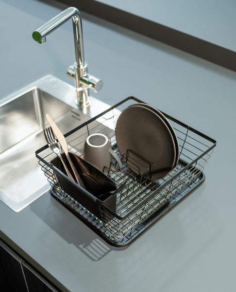 Produktbild: Geschirrabtropfer Mod. Drip Schwarz, mit herausnehmbarem Besteckkorb
