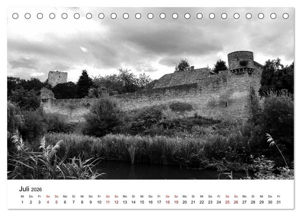 Produktbild: Burgen in schwarzwei&szlig; - Wie aus alten Zeiten (Tischkalender 2026 DIN A5 quer), CALVENDO Monatskalender