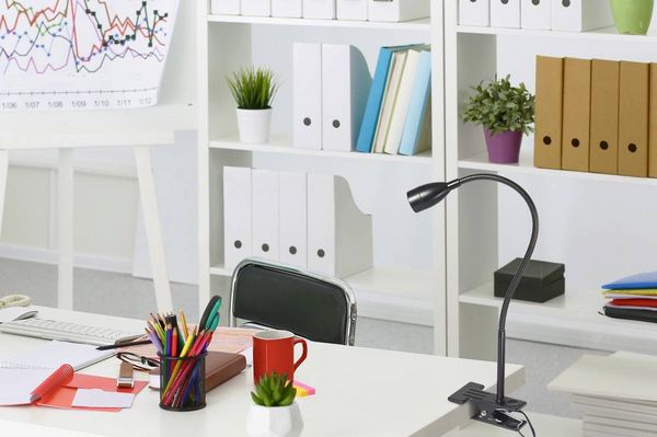 Produktbild: Sygonix SY-6737554 LED-Tischlampe LED 3.5W Schwarz