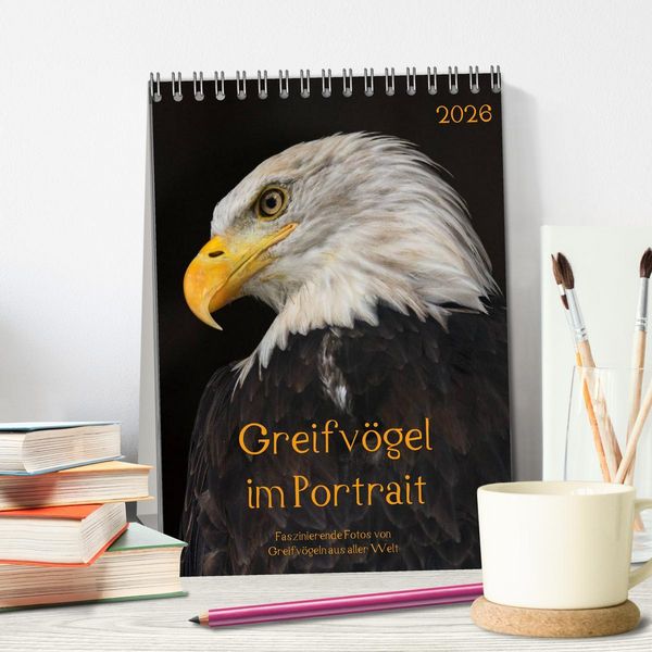 Produktbild: Greifv&ouml;gel im Portrait (Tischkalender 2026 DIN A5 hoch), CALVENDO Monatskalender