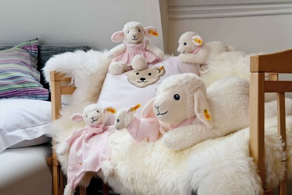 Produktbild: Traeum Suess Lamm Spieluhr 25 rosa