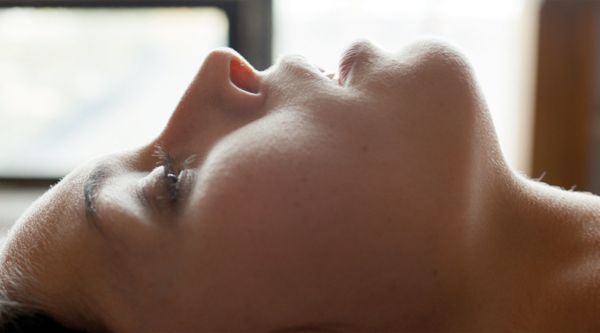 Produktbild: Below Her Mouth
