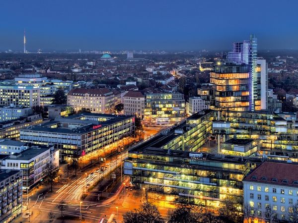 Produktbild: CALVENDO Puzzle Friedrichswall und Aegi 1000 Teile Puzzle quer | 1000 Teile Lege-Gr&ouml;&szlig;e 64 &times; 48 cm Foto-Puzzle f&uuml;r gl&uuml;ckliche Stunden