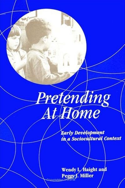 Produktbild: Pretending at Home