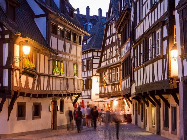 Produktbild: CALVENDO Puzzle Weinstuben in den Gassen von La Petite France | 1000 Teile Lege-Gr&ouml;&szlig;e 64x48cm Foto-Puzzle f&uuml;r gl&uuml;ckliche Stunden