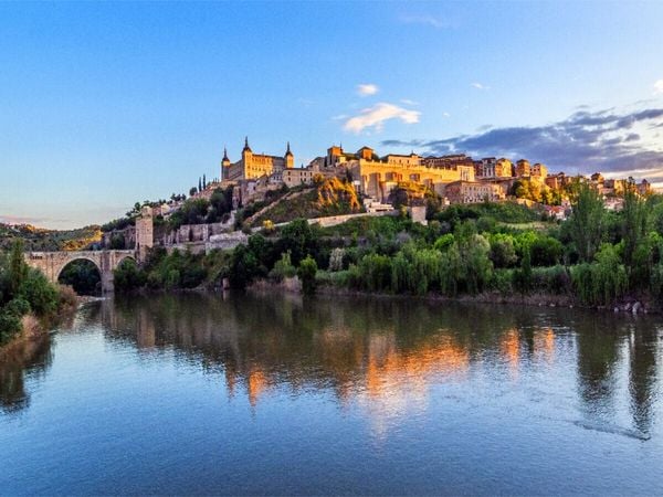 CALVENDO Puzzle Der Alcázar von Toledo - im Spiegel des Flusses Tajo | 1000 Teile Lege-Größe 64x48cm Foto-Puzzle für glückliche Stunden, Sonstige von