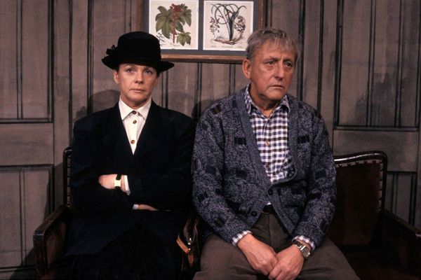 Produktbild: Chiemgauer Volkstheater - Die komplette Staffel 1 von 1992 (Fernsehjuwelen) [8 DVDs]