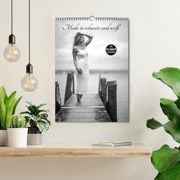 Produktbild: Mode in schwarz und wei&szlig; (Wandkalender 2026 DIN A3 hoch), CALVENDO Monatskalender