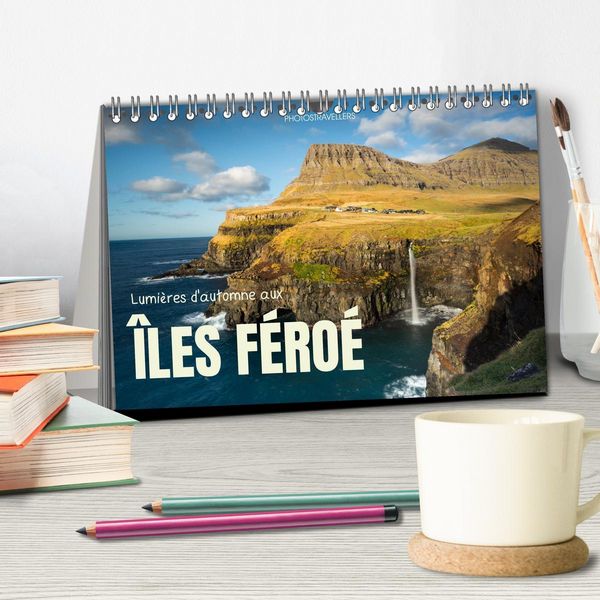Produktbild: Lumi&egrave;res d'automne aux &icirc;les F&eacute;ro&eacute; (Calendrier de bureau 2026 DIN A5 vertical), CALVENDO calendrier mensuel