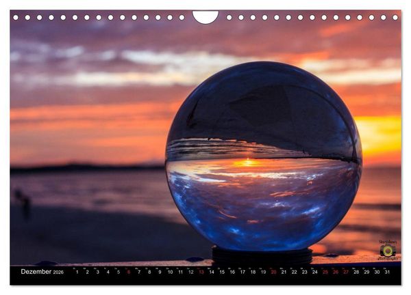 Produktbild: Glaskugel, Die Welt ist eine Kugel (Wandkalender 2026 DIN A4 quer), CALVENDO Monatskalender