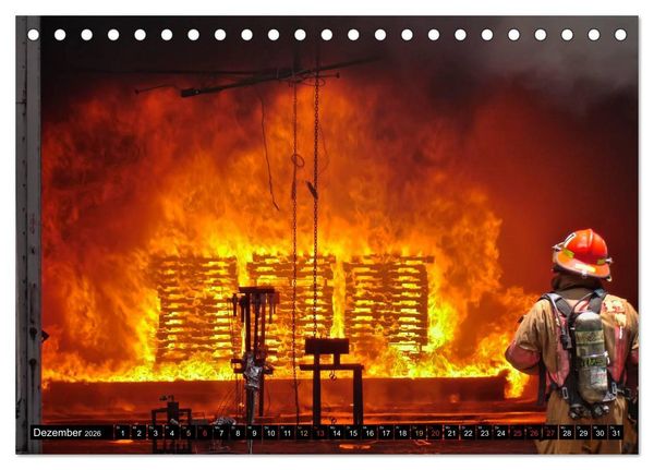 Produktbild: Feuerwehr - Leben mit der Gefahr (Tischkalender 2026 DIN A5 quer), CALVENDO Monatskalender