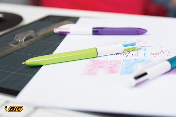 Produktbild: BIC Kugelschreiber 4 Colours Fashion 0.4mm, 12er Set