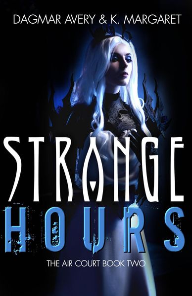 Produktbild: Strange Hours (The Air Court, #2)
