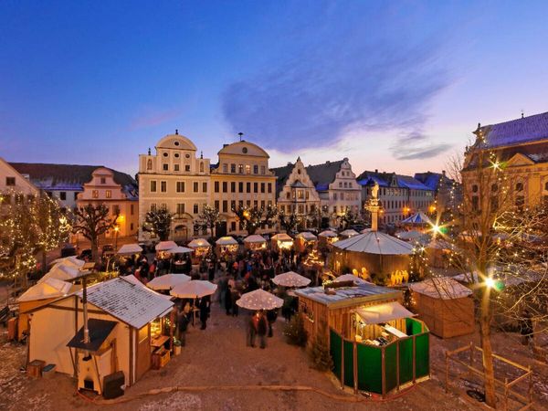 Produktbild: CALVENDO Puzzle Christkindlmarkt auf dem Karlsplatz | 1000 Teile Lege-Gr&ouml;&szlig;e 64x48cm Foto-Puzzle f&uuml;r gl&uuml;ckliche Stunden
