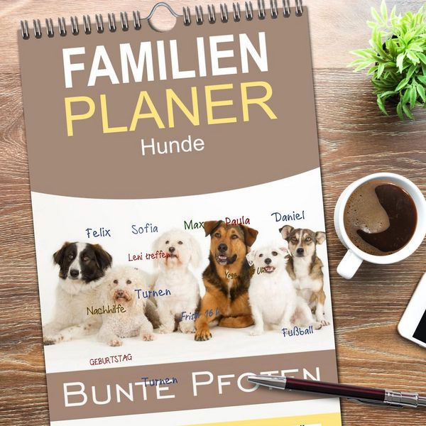 Produktbild: Familienplaner 2026 - Bunte Pfoten mit 5 Spalten (Wandkalender, 21 x 45 cm) CALVENDO