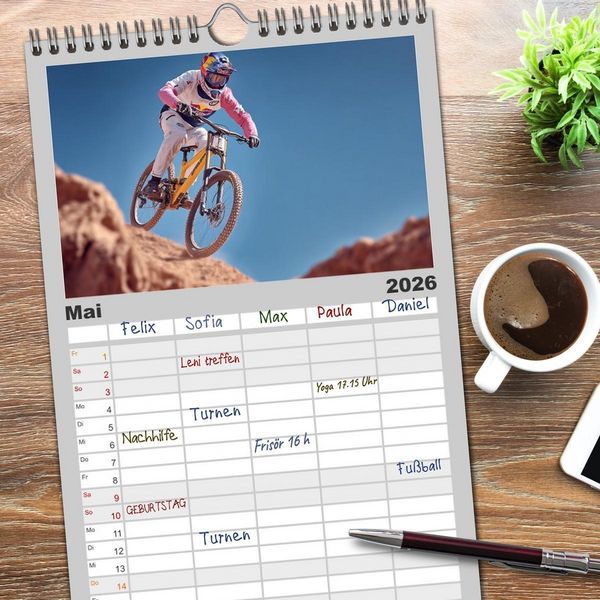 Produktbild: Familienplaner 2026 - Radsport &ndash; Vom Training zum Triumph mit 5 Spalten (Wandkalender, 21 x 45 cm) CALVENDO