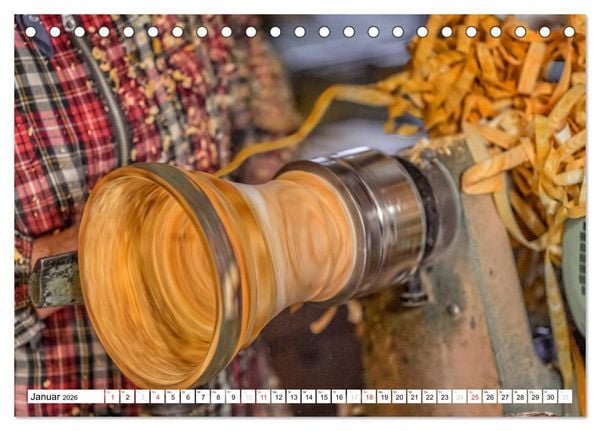 Produktbild: Holz entt&auml;uscht nie (Tischkalender 2026 DIN A5 quer), CALVENDO Monatskalender