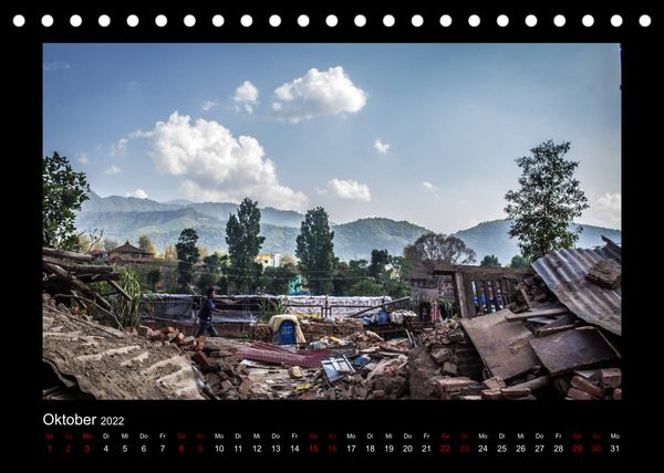 Produktbild: Mystisches Nepal - Am Fu&szlig;e des Himalaya (Tischkalender 2022 DIN A5 quer)
