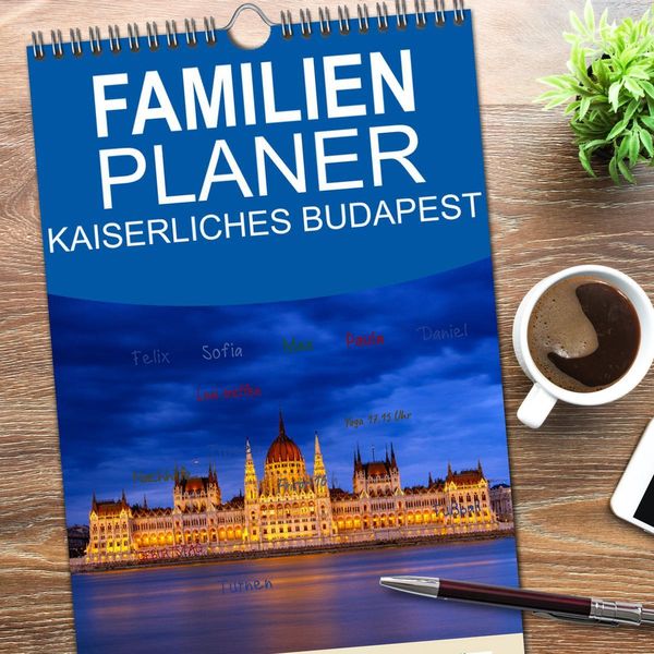 Produktbild: Familienplaner 2026 - KAISERLICHES BUDAPEST mit 5 Spalten (Wandkalender, 21 x 45 cm) CALVENDO