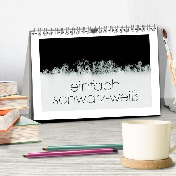 Produktbild: einfach schwarz-wei&szlig; (Tischkalender 2026 DIN A5 quer), CALVENDO Monatskalender