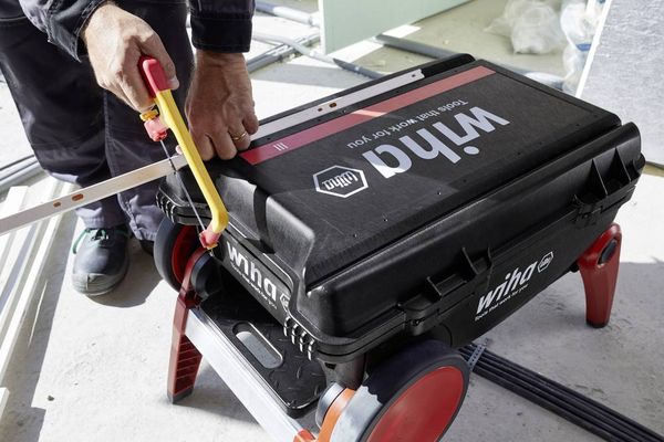 Produktbild: Wiha 44128 Elektriker, Handwerker, Profi, VDE Werkzeugkoffer best&uuml;ckt 104teilig (L x B x H) 680 x 497 x 336 mm