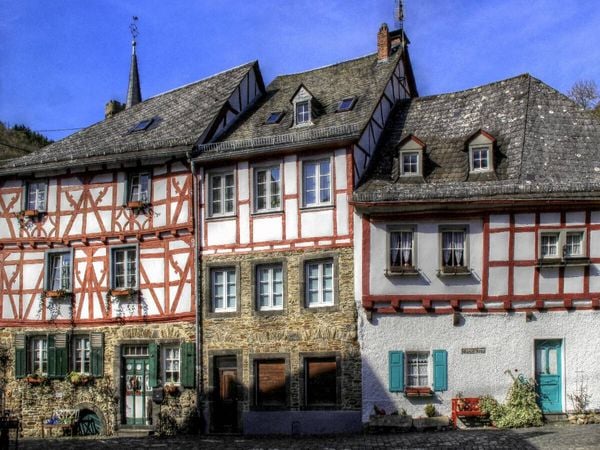 Produktbild: CALVENDO Puzzle Fachwerkh&auml;user in Monreal | 1000 Teile Lege-Gr&ouml;&szlig;e 64x48cm Foto-Puzzle f&uuml;r gl&uuml;ckliche Stunden