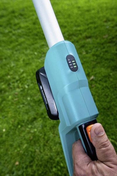 Produktbild: GARDENA 14770-20 Akku Hochentaster inkl. Akku, inkl. Ladeger&auml;t 18V Li-Ion