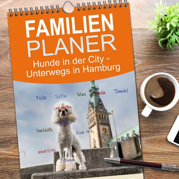 Produktbild: Familienplaner 2026 - Hunde in der City - Unterwegs in Hamburg mit 5 Spalten (Wandkalender, 21 x 45 cm) CALVENDO