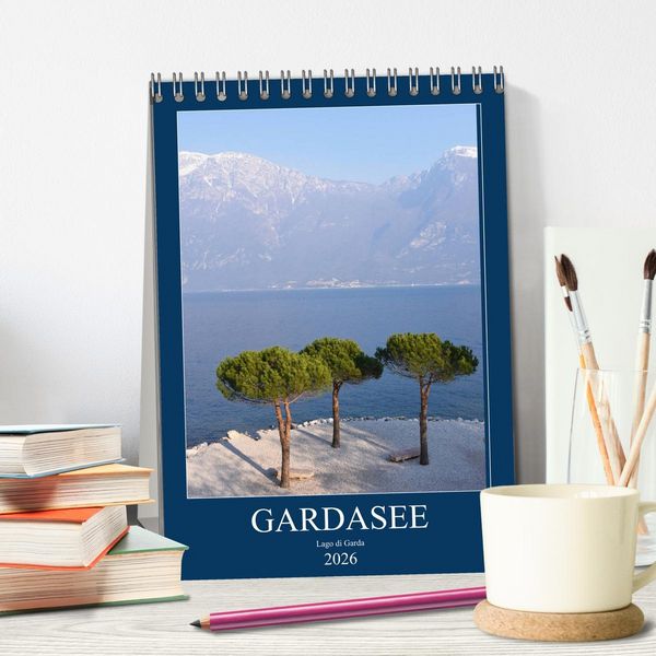 Produktbild: Eine zauberhafte Reise um den Gardasee (Tischkalender 2026 DIN A5 hoch), CALVENDO Monatskalender
