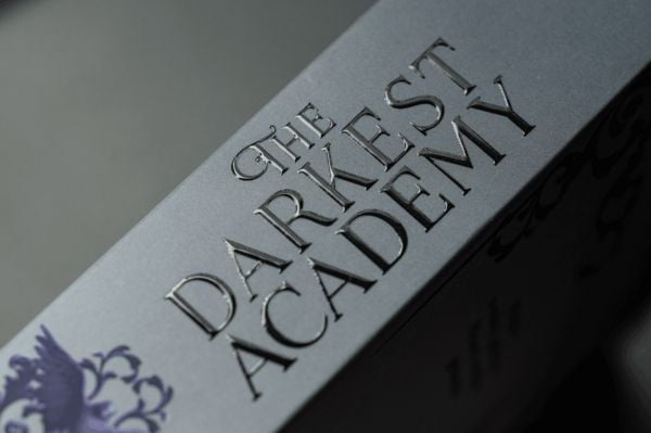 Produktbild: The Darkest Academy 1 &ndash; Bones