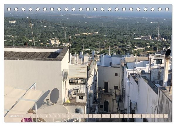 Produktbild: Ostuni - Apuliens wei&szlig;e Stadt (Tischkalender 2026 DIN A5 quer), CALVENDO Monatskalender