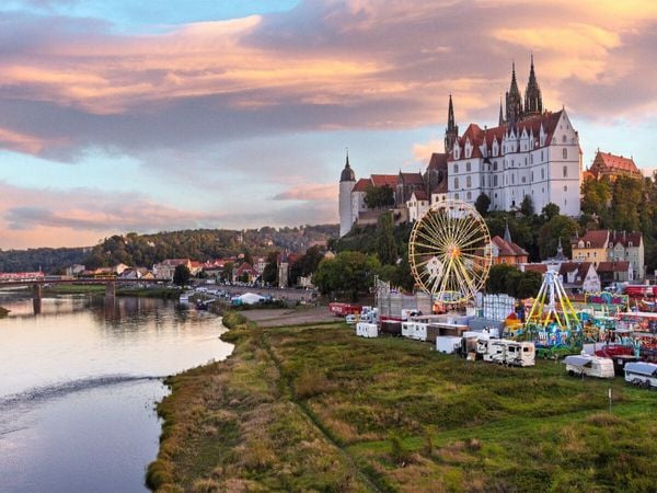 CALVENDO Puzzle Rummelzeit in Meißen | 1000 Teile Lege-Größe 64x48cm Foto-Puzzle für glückliche Stunden