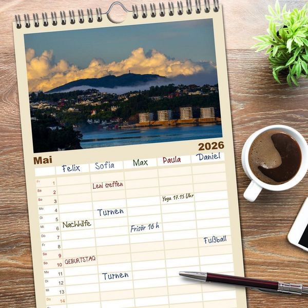Produktbild: Familienplaner 2026 - Sehnsuchtsh&auml;fen in der Nacht mit 5 Spalten (Wandkalender, 21 x 45 cm) CALVENDO