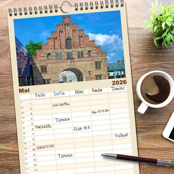 Produktbild: Familienplaner 2026 - Bezauberndes Flensburg mit 5 Spalten (Wandkalender, 21 x 45 cm) CALVENDO